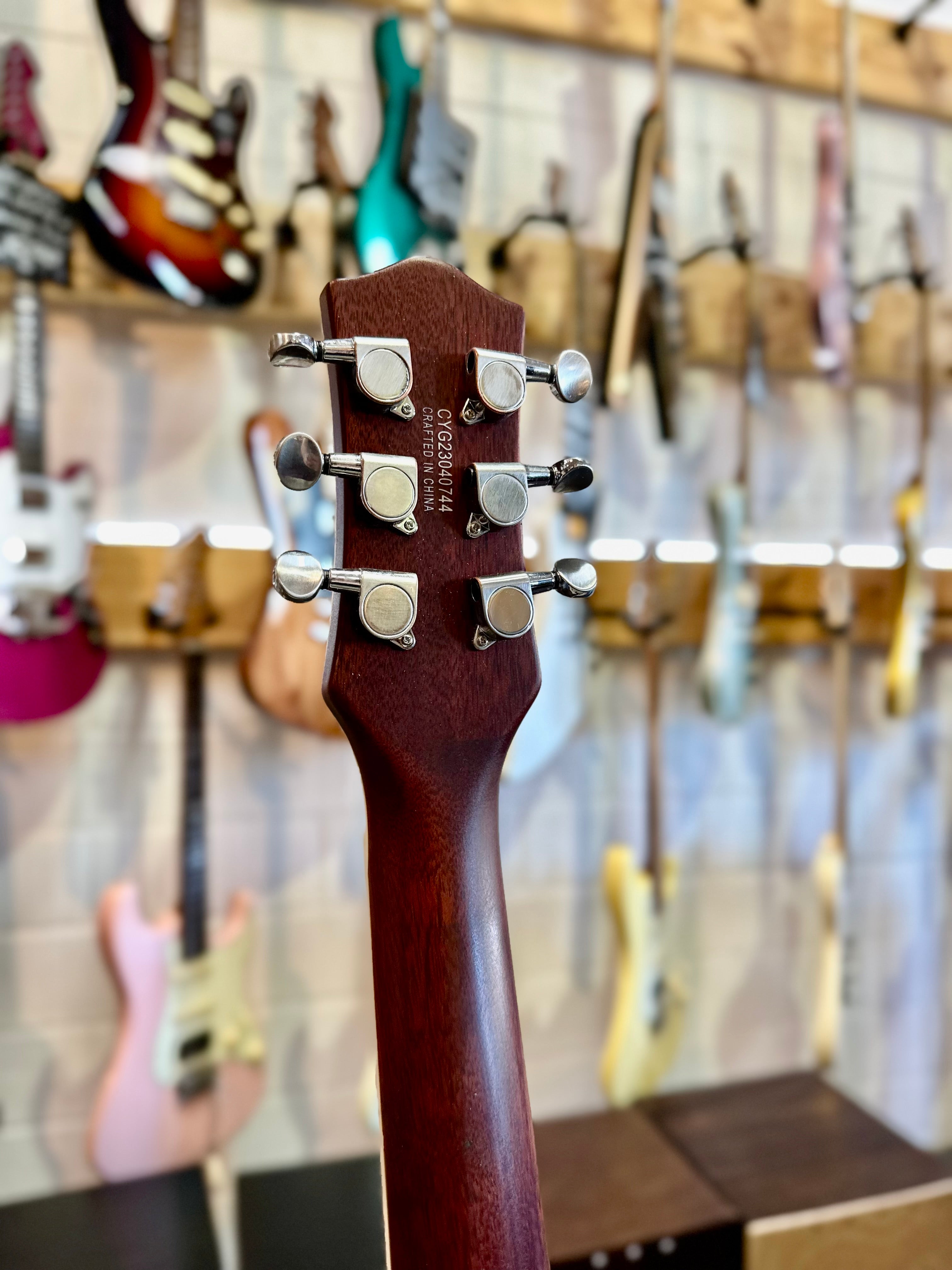 Gretsch | Leadbetter Rabid Dog Relic | G5220 | Relic Cola | Lollar/Duncan Gretsch | Leadbetter Rabid Dog Relic | G5220 | Relic Cola | Lollar/Duncan